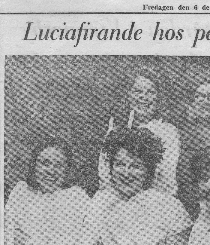 Ett glatt gäng från Konsumtionslinjen som var ute och lussade december 1974.